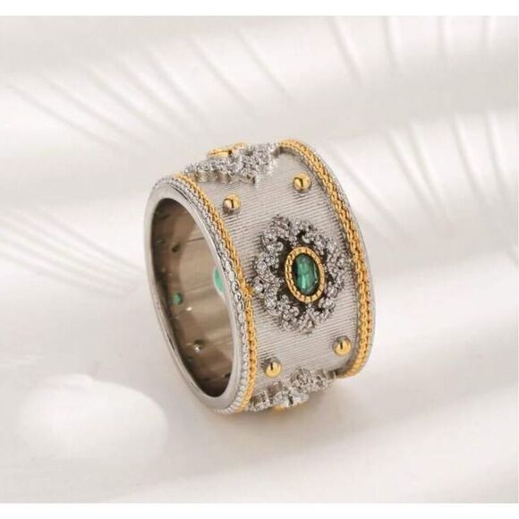 Modern Ring - Picture 2 of 3